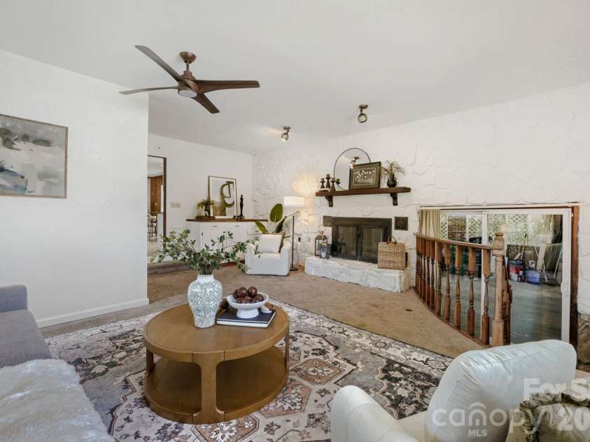 6607 Indian Lane, Charlotte, NC 28213.  MLS# CAR4421590, YatesRealty ID 49054. 