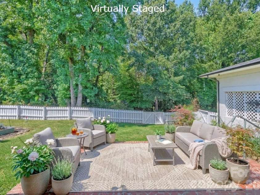 6607 Indian Lane, Charlotte, NC 28213.  MLS# CAR4421590, YatesRealty ID 49054. 