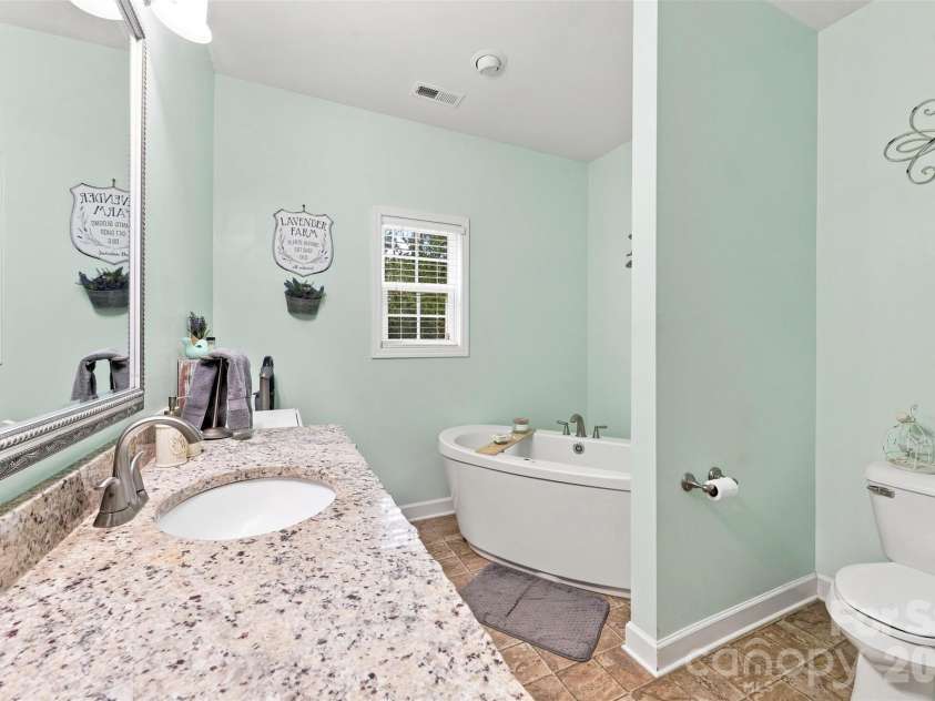 4083 Ramsey Road, Sharon, SC 29742.  MLS# CAR4421051, YatesRealty ID 49055. Primary Bath