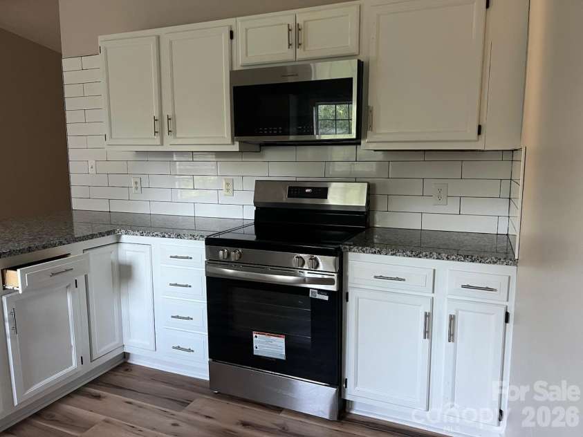 322 Woodcrest Drive, York, SC 29745.  MLS# CAR4422008, YatesRealty ID 49056. 
