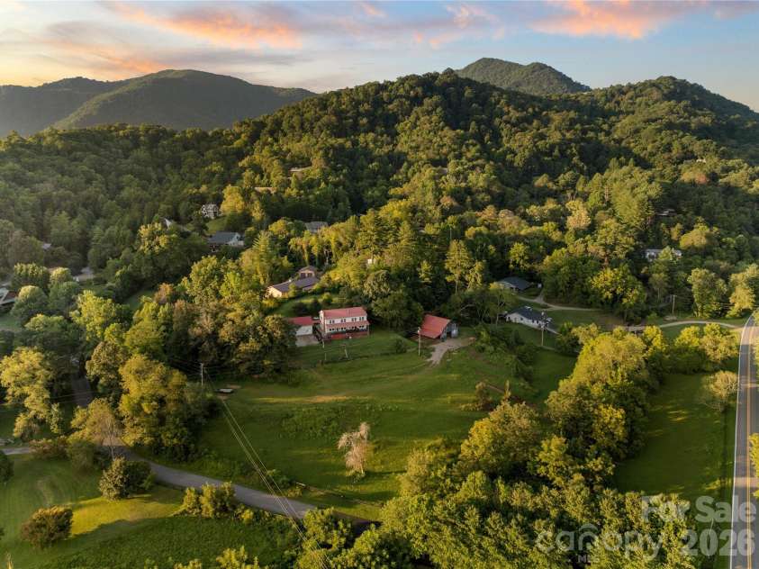 48 Silent Forest Drive, Canton, NC 28716.  MLS# CAR4417094, YatesRealty ID 49057. 