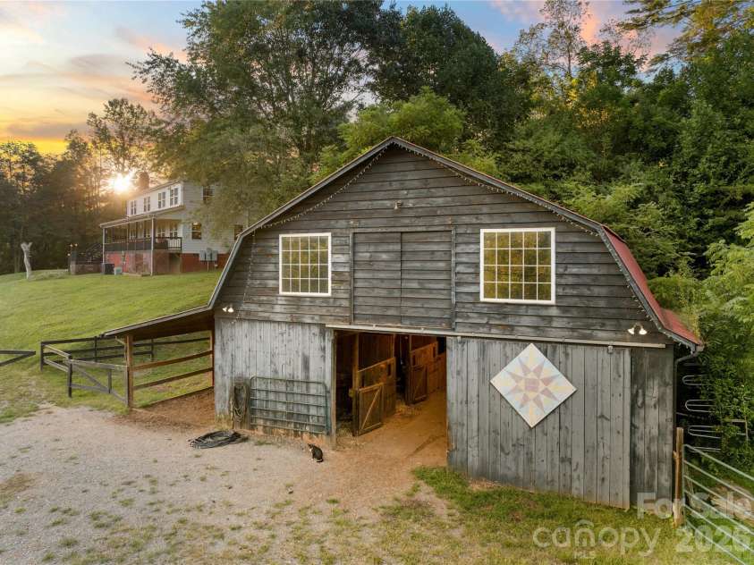 48 Silent Forest Drive, Canton, NC 28716.  MLS# CAR4417094, YatesRealty ID 49057. 