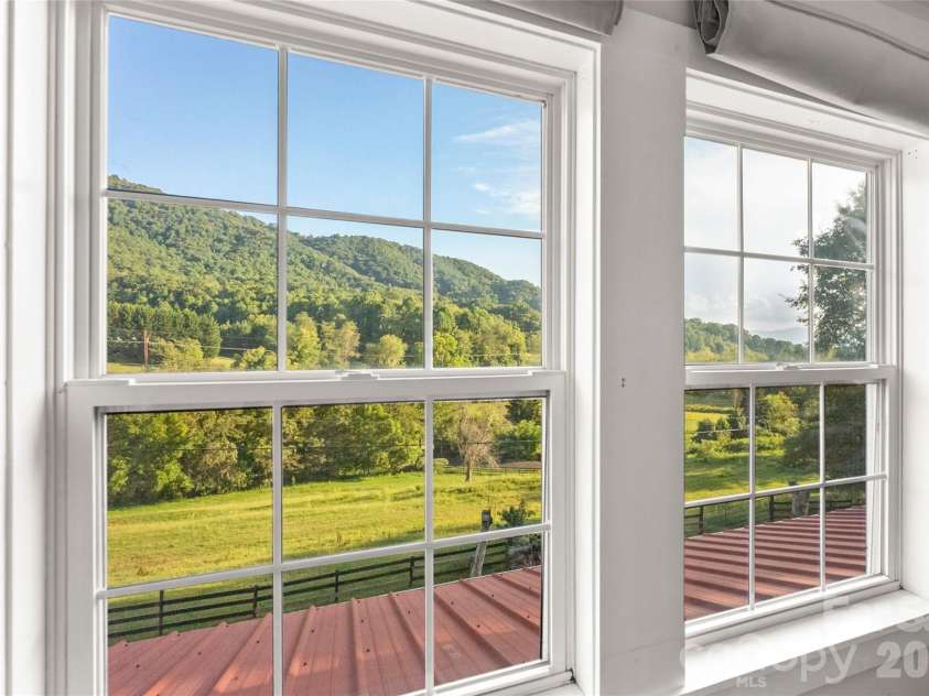 48 Silent Forest Drive, Canton, NC 28716.  MLS# CAR4417094, YatesRealty ID 49057. 