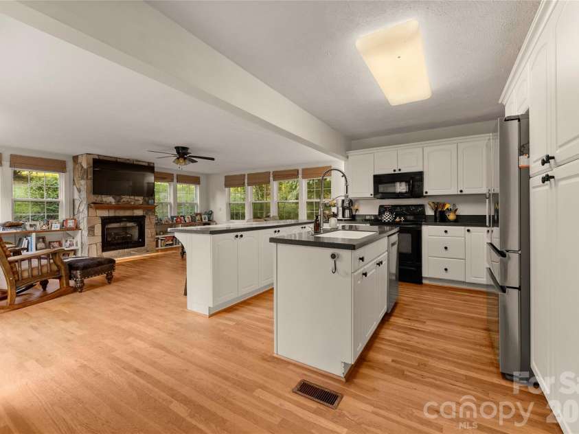 48 Silent Forest Drive, Canton, NC 28716.  MLS# CAR4417094, YatesRealty ID 49057. 