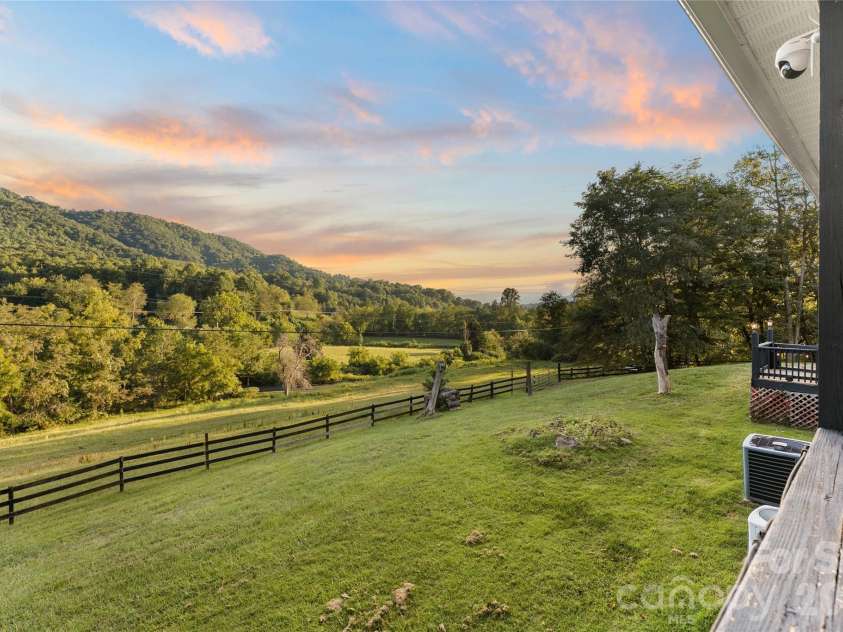 48 Silent Forest Drive, Canton, NC 28716.  MLS# CAR4417094, YatesRealty ID 49057. 