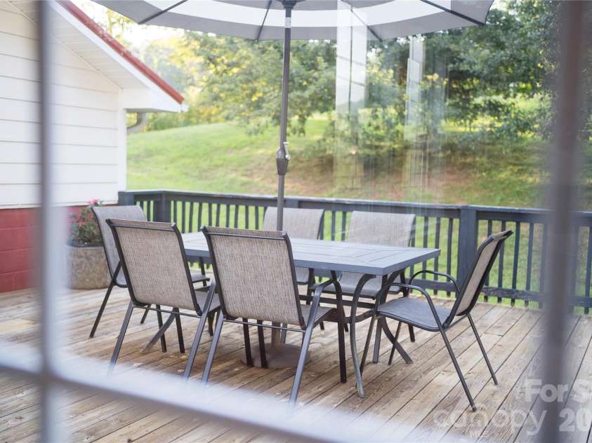 48 Silent Forest Drive, Canton, NC 28716.  MLS# CAR4417094, YatesRealty ID 49057. 