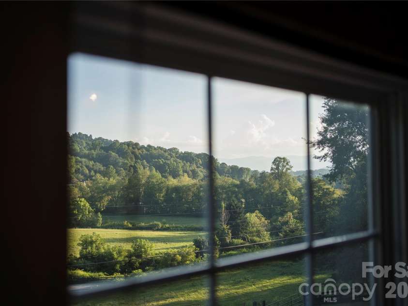 48 Silent Forest Drive, Canton, NC 28716.  MLS# CAR4417094, YatesRealty ID 49057. 