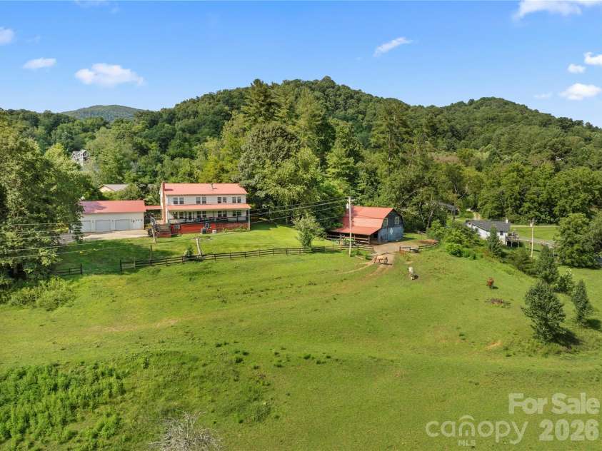 48 Silent Forest Drive, Canton, NC 28716.  MLS# CAR4417094, YatesRealty ID 49057. 