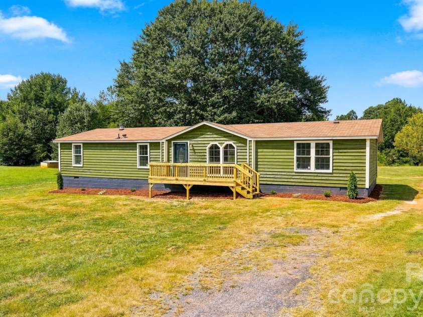 2430 Nixon Drive, Shelby, NC 28152.  MLS# CAR4421683, YatesRealty ID 49059. 