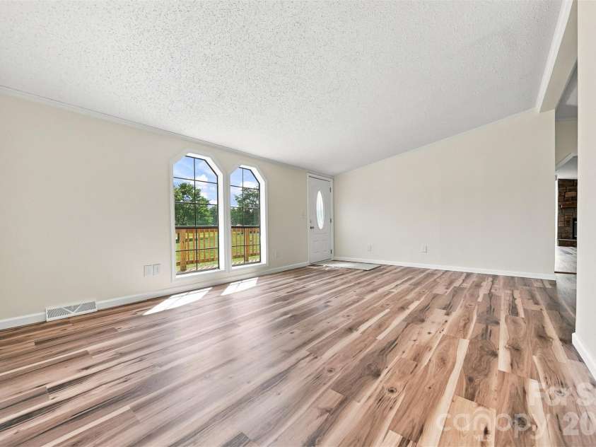 2430 Nixon Drive, Shelby, NC 28152.  MLS# CAR4421683, YatesRealty ID 49059. 