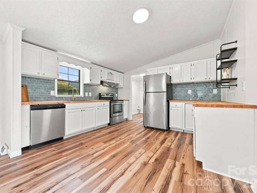 2430 Nixon Drive, Shelby, NC 28152.  MLS# CAR4421683, YatesRealty ID 49059. 