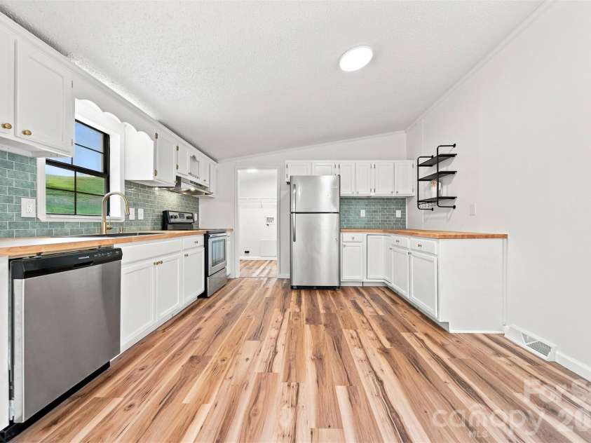 2430 Nixon Drive, Shelby, NC 28152.  MLS# CAR4421683, YatesRealty ID 49059. 