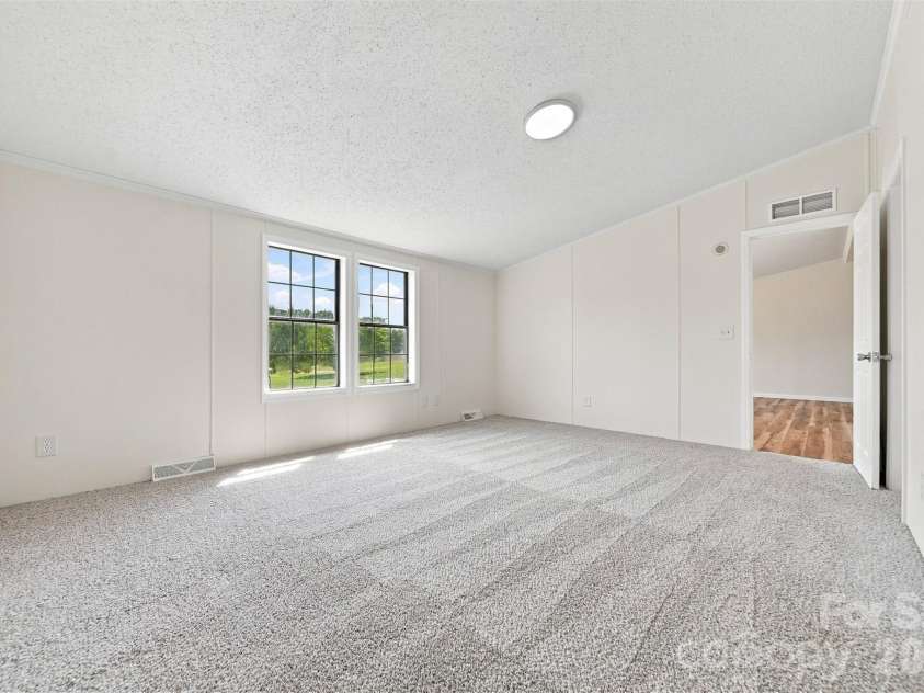 2430 Nixon Drive, Shelby, NC 28152.  MLS# CAR4421683, YatesRealty ID 49059. 