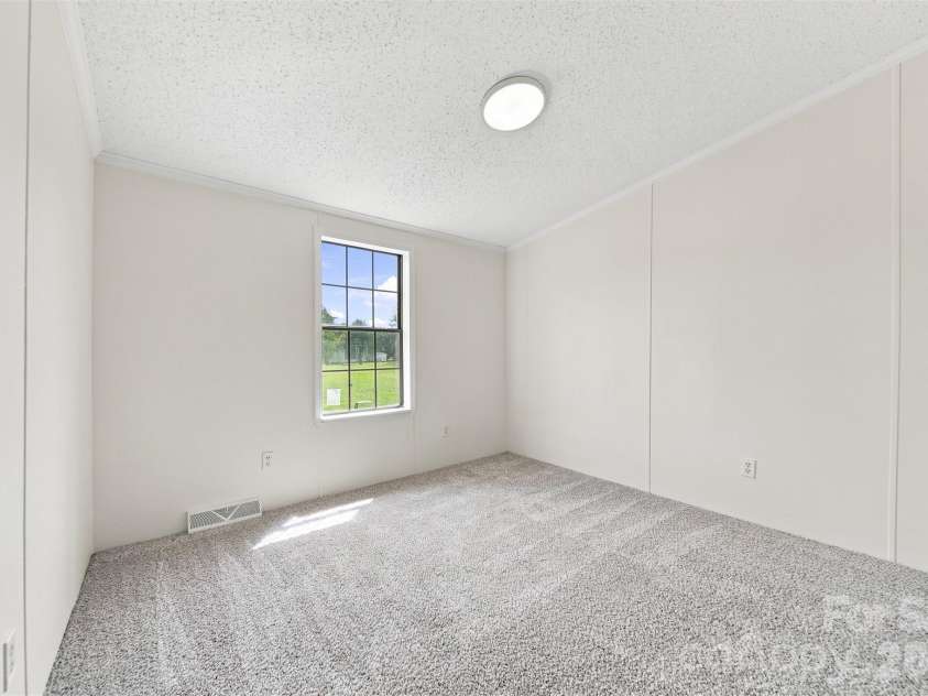 2430 Nixon Drive, Shelby, NC 28152.  MLS# CAR4421683, YatesRealty ID 49059. 
