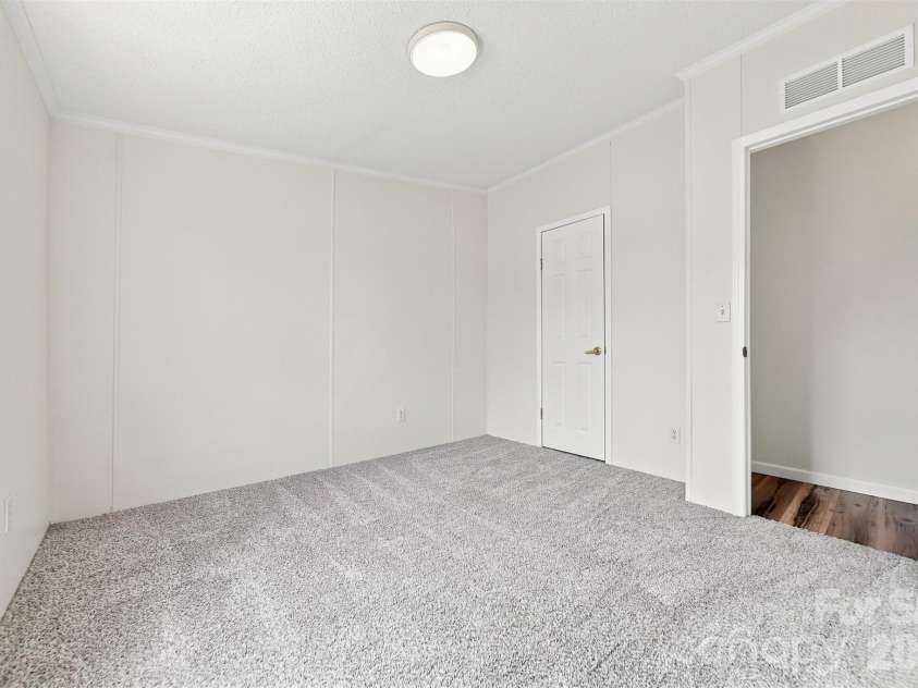 2430 Nixon Drive, Shelby, NC 28152.  MLS# CAR4421683, YatesRealty ID 49059. 