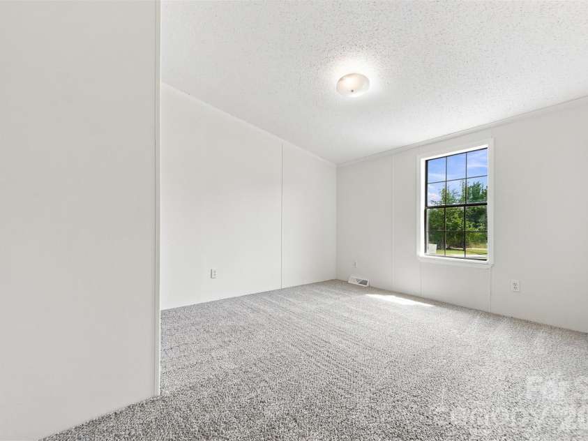 2430 Nixon Drive, Shelby, NC 28152.  MLS# CAR4421683, YatesRealty ID 49059. 