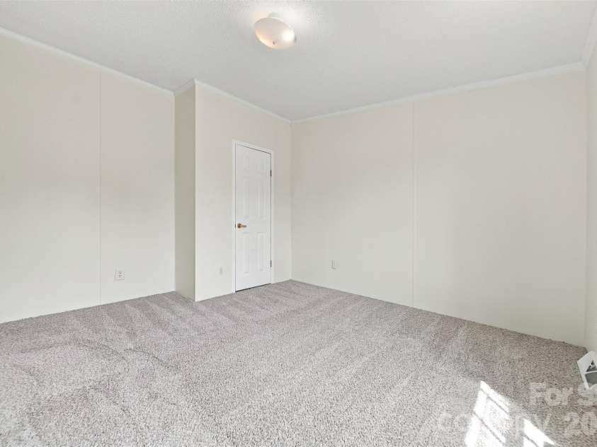 2430 Nixon Drive, Shelby, NC 28152.  MLS# CAR4421683, YatesRealty ID 49059. 