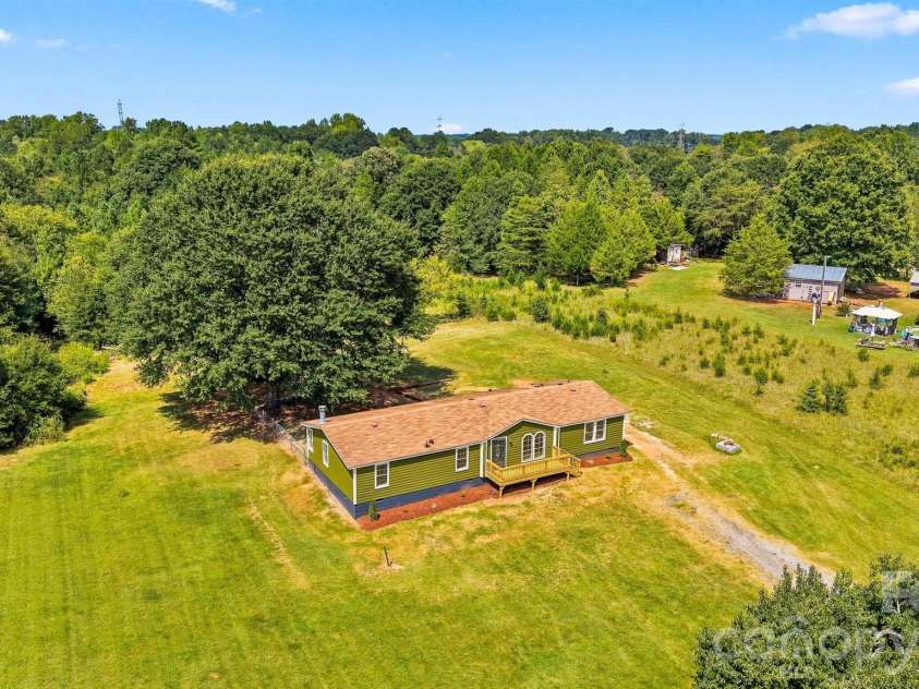 2430 Nixon Drive, Shelby, NC 28152.  MLS# CAR4421683, YatesRealty ID 49059. 