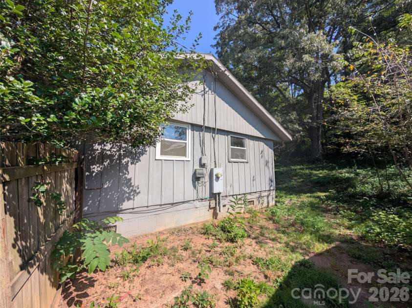 202 Melody Circle, Swannanoa, NC 28778.  MLS# CAR4421934, YatesRealty ID 49061. 