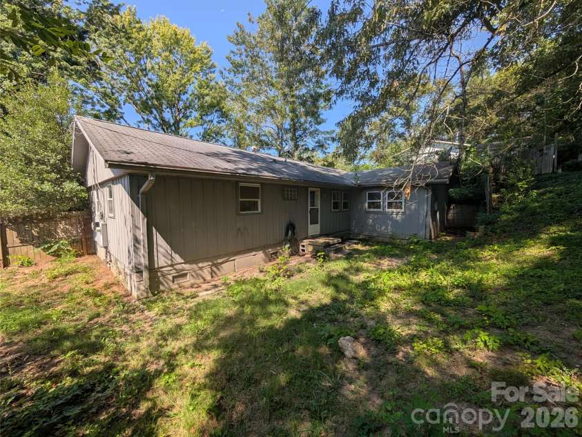 202 Melody Circle, Swannanoa, NC 28778.  MLS# CAR4421934, YatesRealty ID 49061. 