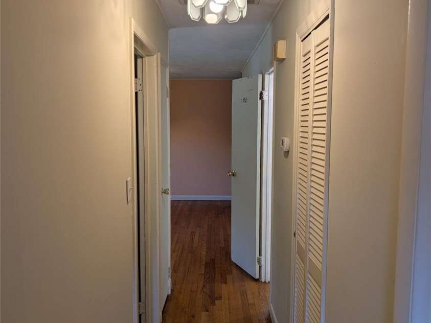 202 Melody Circle, Swannanoa, NC 28778.  MLS# CAR4421934, YatesRealty ID 49061. Hallway