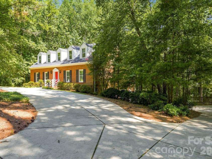 405 Pine Road, Davidson, NC 28036.  MLS# CAR4421994, YatesRealty ID 49063. 