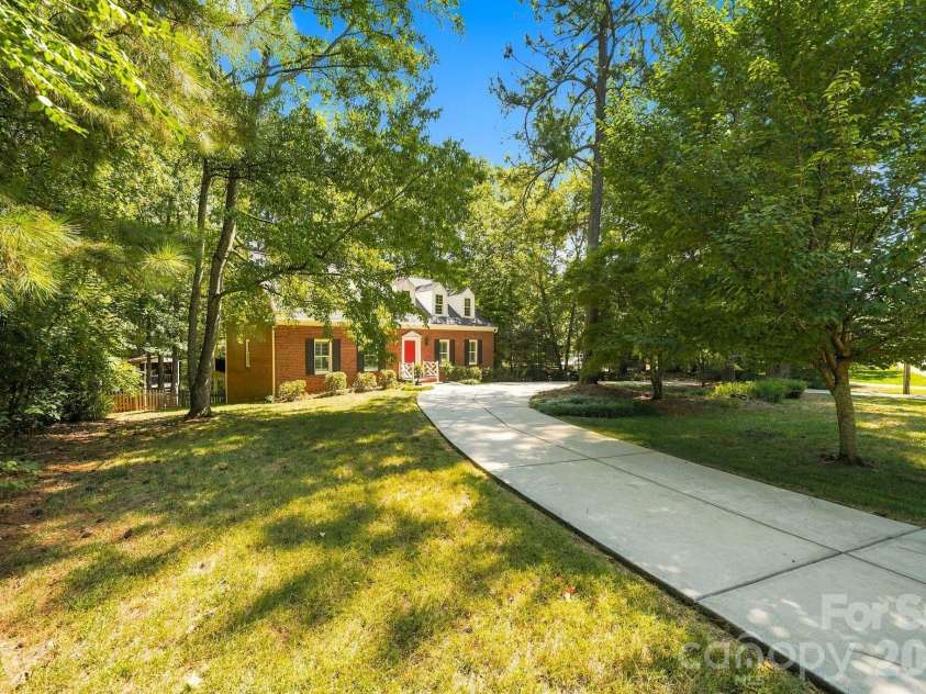 405 Pine Road, Davidson, NC 28036.  MLS# CAR4421994, YatesRealty ID 49063. 