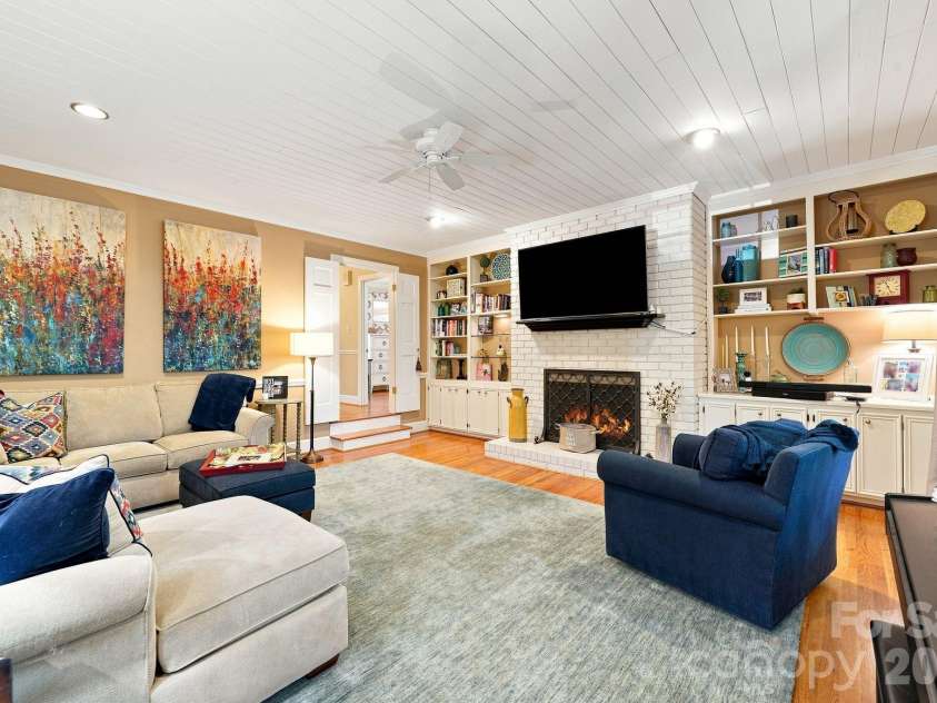405 Pine Road, Davidson, NC 28036.  MLS# CAR4421994, YatesRealty ID 49063. 