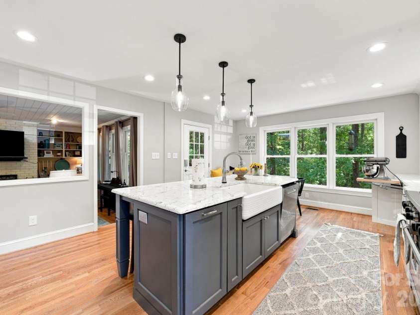 405 Pine Road, Davidson, NC 28036.  MLS# CAR4421994, YatesRealty ID 49063. 