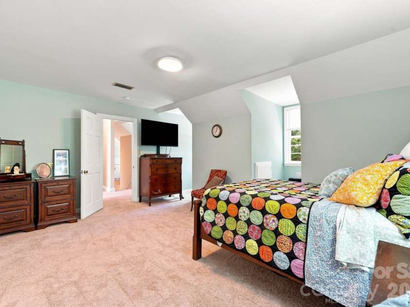 405 Pine Road, Davidson, NC 28036.  MLS# CAR4421994, YatesRealty ID 49063. 