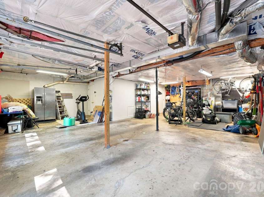 405 Pine Road, Davidson, NC 28036.  MLS# CAR4421994, YatesRealty ID 49063. 