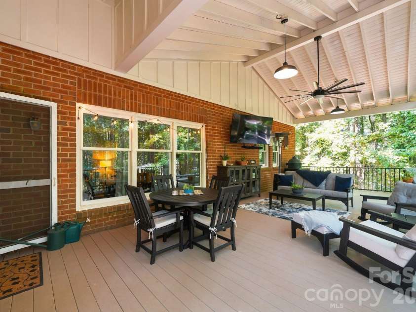 405 Pine Road, Davidson, NC 28036.  MLS# CAR4421994, YatesRealty ID 49063. 