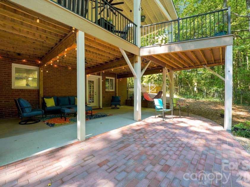 405 Pine Road, Davidson, NC 28036.  MLS# CAR4421994, YatesRealty ID 49063. 