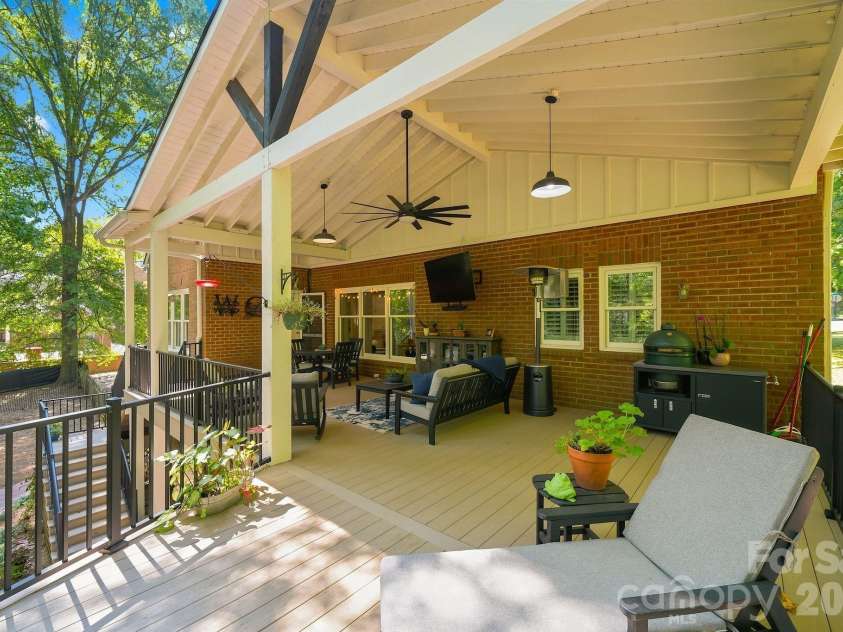 405 Pine Road, Davidson, NC 28036.  MLS# CAR4421994, YatesRealty ID 49063. 