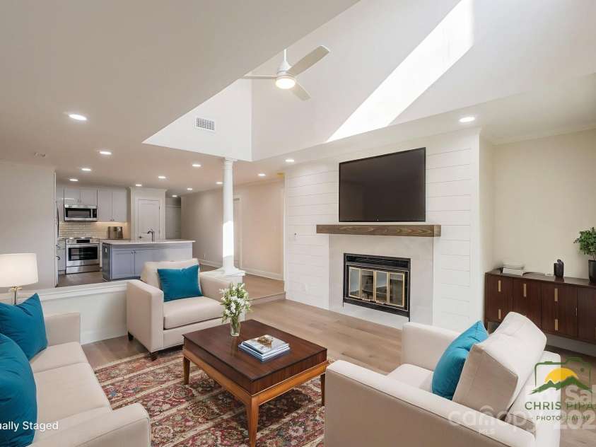 633 Portside Drive, Davidson, NC 28036.  MLS# CAR4275379, YatesRealty ID 4907. 