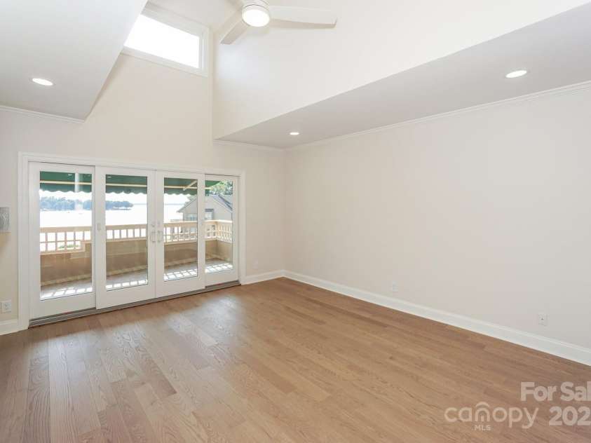 633 Portside Drive, Davidson, NC 28036.  MLS# CAR4275379, YatesRealty ID 4907. 