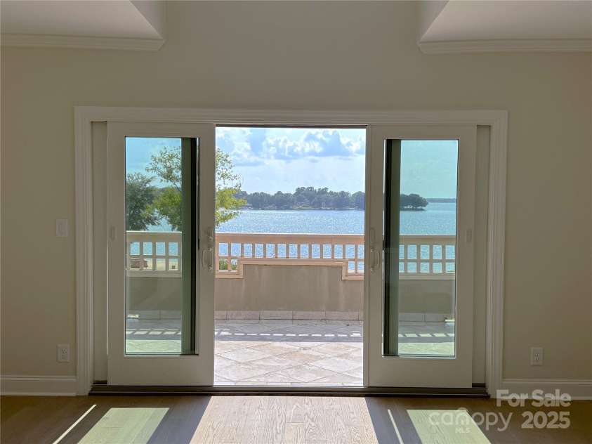 633 Portside Drive, Davidson, NC 28036.  MLS# CAR4275379, YatesRealty ID 4907. 