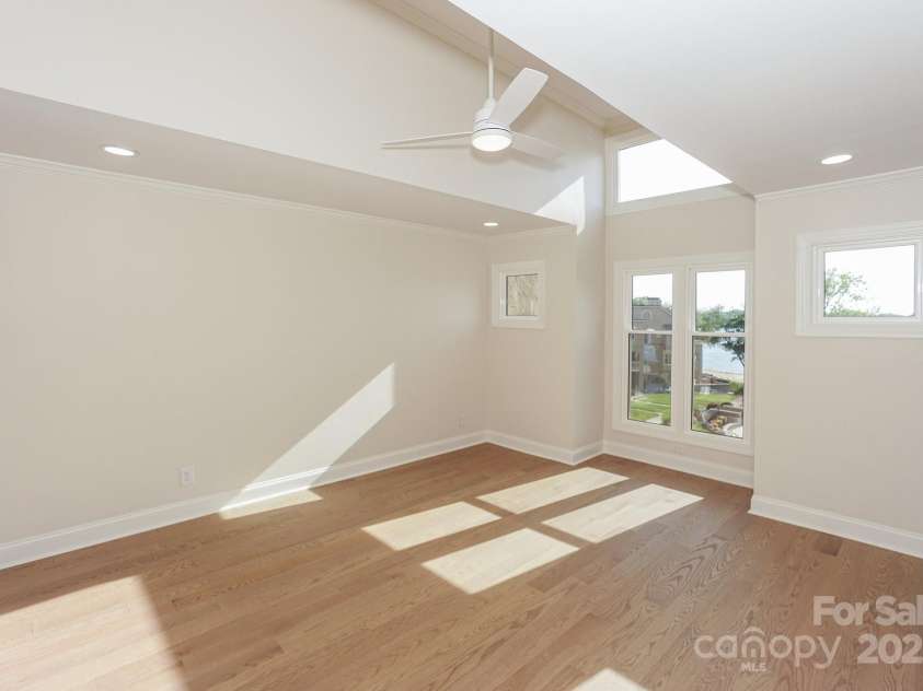 633 Portside Drive, Davidson, NC 28036.  MLS# CAR4275379, YatesRealty ID 4907. 