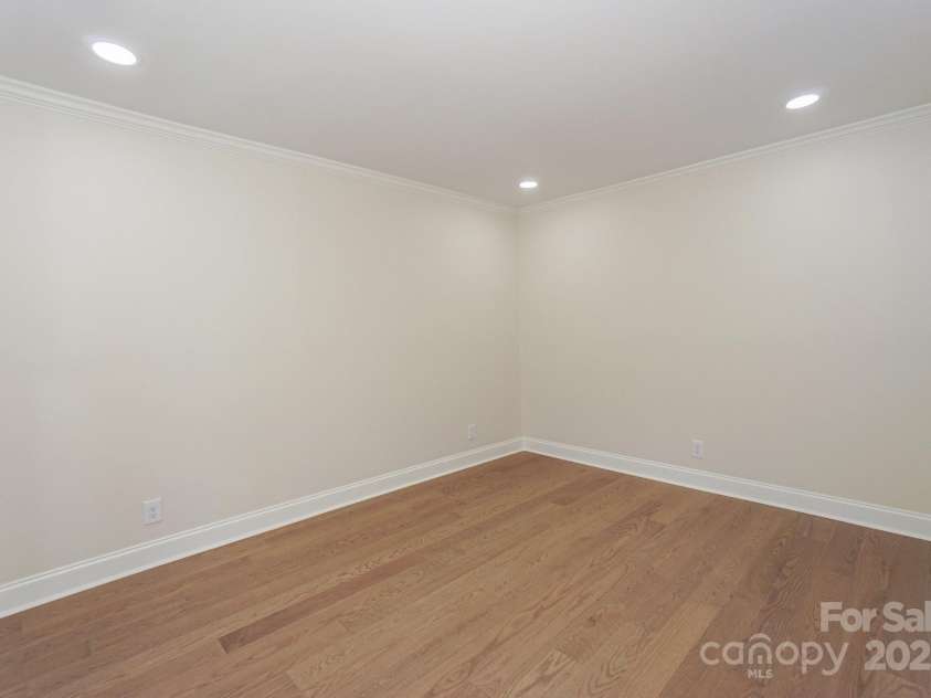 633 Portside Drive, Davidson, NC 28036.  MLS# CAR4275379, YatesRealty ID 4907. 
