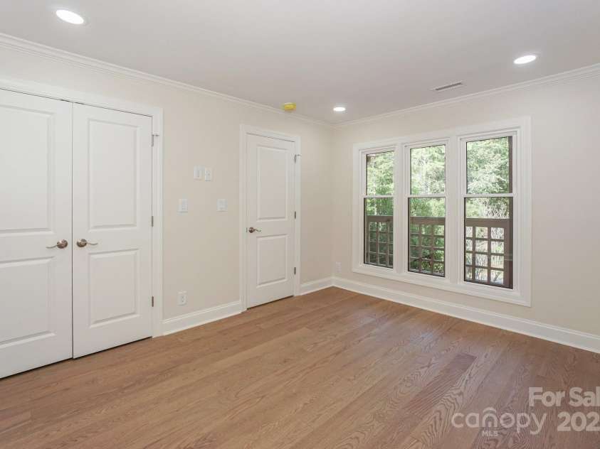 633 Portside Drive, Davidson, NC 28036.  MLS# CAR4275379, YatesRealty ID 4907. 