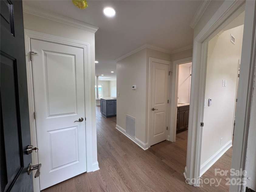 633 Portside Drive, Davidson, NC 28036.  MLS# CAR4275379, YatesRealty ID 4907. 