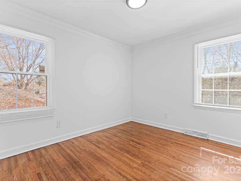 6914 Idlewild Road, Charlotte, NC 28212.  MLS# CAR4232873, YatesRealty ID 4907. 