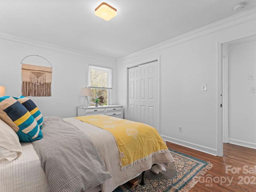 6914 Idlewild Road, Charlotte, NC 28212.  MLS# CAR4232873, YatesRealty ID 4907. 