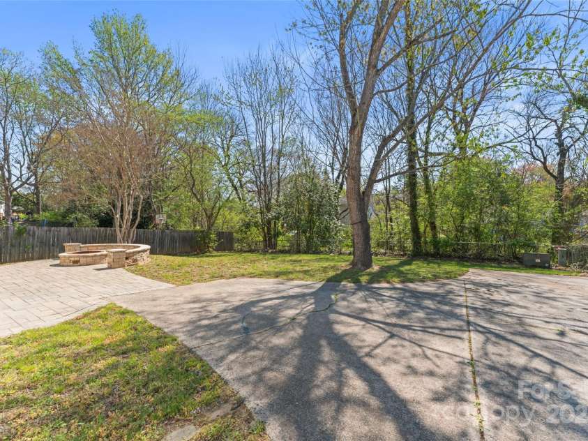 6914 Idlewild Road, Charlotte, NC 28212.  MLS# CAR4232873, YatesRealty ID 4907. 