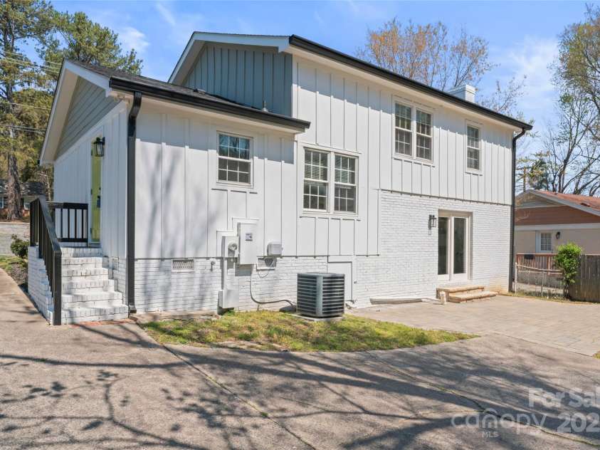 6914 Idlewild Road, Charlotte, NC 28212.  MLS# CAR4232873, YatesRealty ID 4907. 