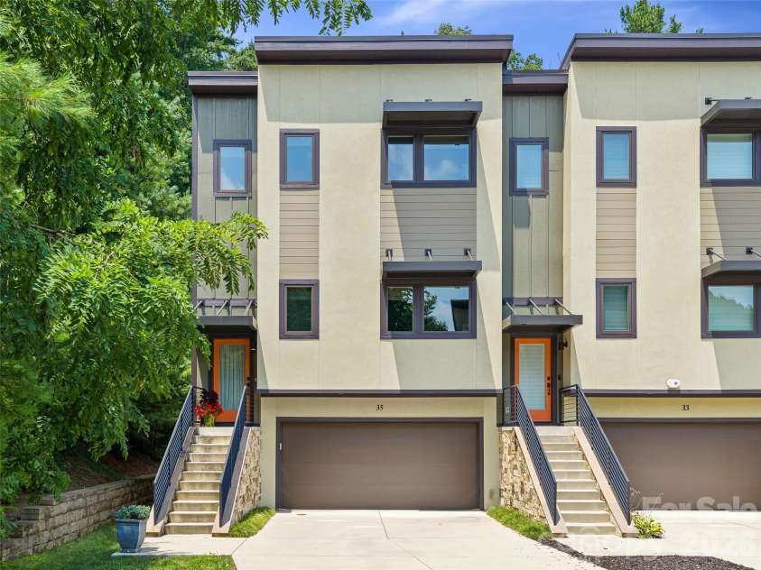 35 Macallan Lane, Asheville, NC 28805.  MLS# CAR4409633, YatesRealty ID 49073. 