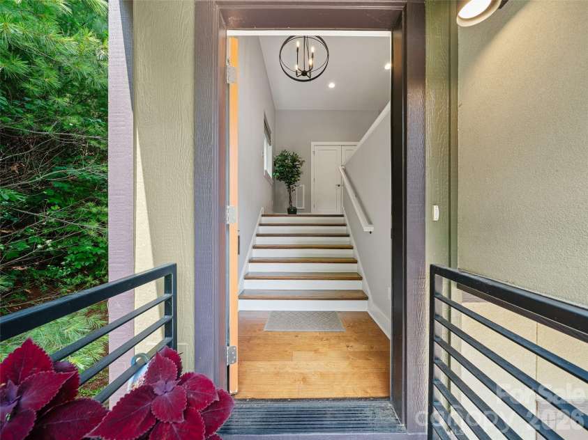 35 Macallan Lane, Asheville, NC 28805.  MLS# CAR4409633, YatesRealty ID 49073. 