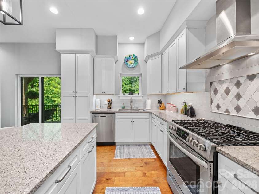 35 Macallan Lane, Asheville, NC 28805.  MLS# CAR4409633, YatesRealty ID 49073. 