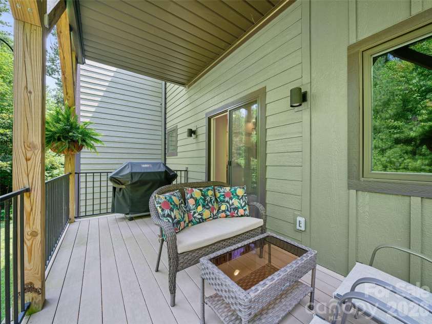 35 Macallan Lane, Asheville, NC 28805.  MLS# CAR4409633, YatesRealty ID 49073. 