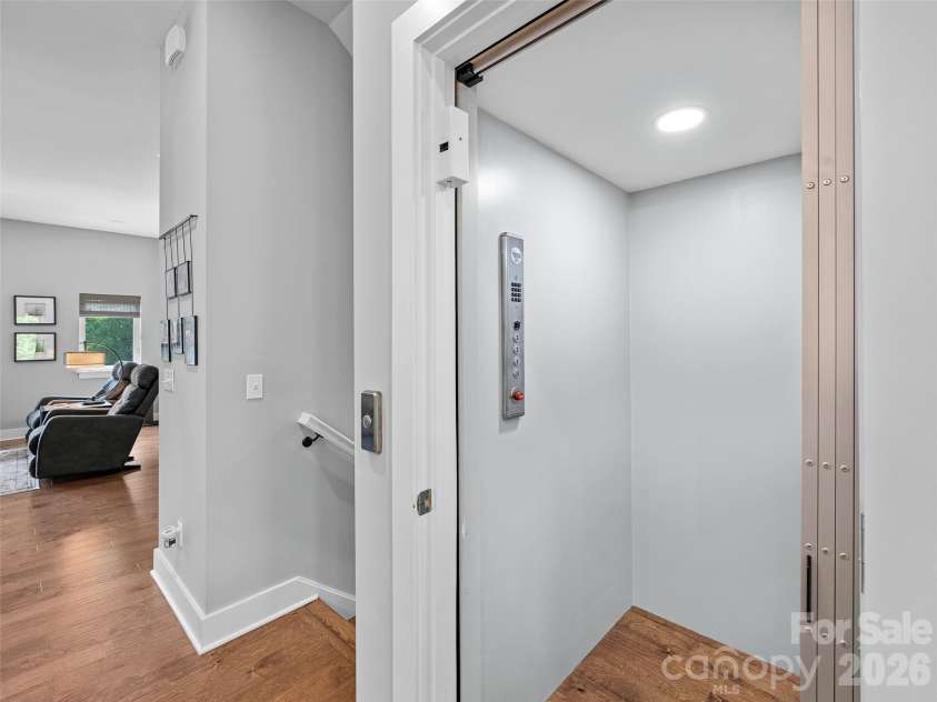 35 Macallan Lane, Asheville, NC 28805.  MLS# CAR4409633, YatesRealty ID 49073. 
